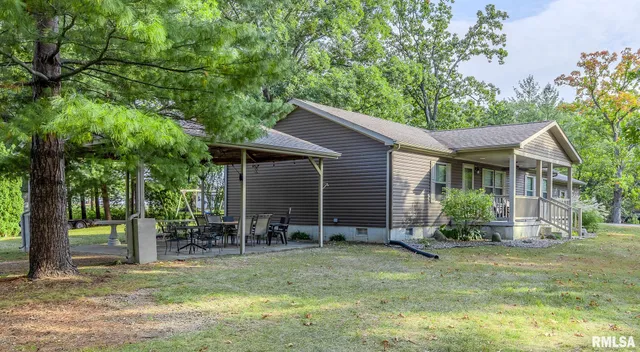 $222,500 | 16872 Circle Drive, Carlinville, IL 62626