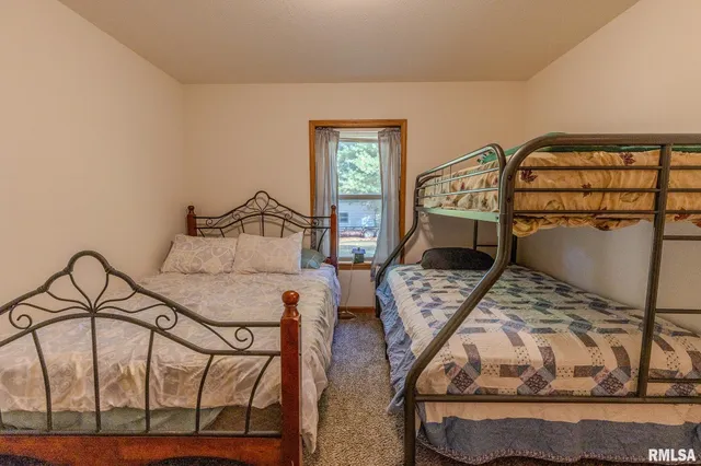 $222,500 | 16872 Circle Drive, Carlinville, IL 62626