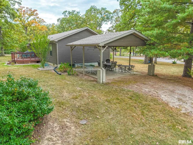 $222,500 | 16872 Circle Drive, Carlinville, IL 62626