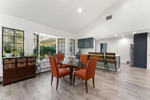 $625,000 | 14 Earlwood Drive, Poughkeepsie, NY 12603