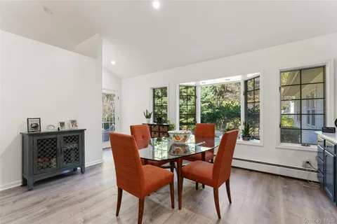 $625,000 | 14 Earlwood Drive, Poughkeepsie, NY 12603