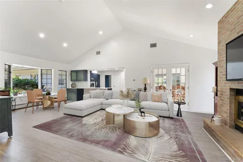 $625,000 | 14 Earlwood Drive, Poughkeepsie, NY 12603