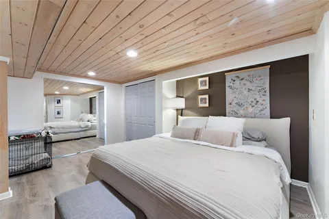 $625,000 | 14 Earlwood Drive, Poughkeepsie, NY 12603