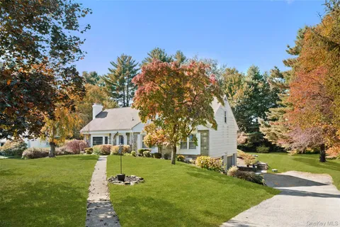 $625,000 | 14 Earlwood Drive, Poughkeepsie, NY 12603