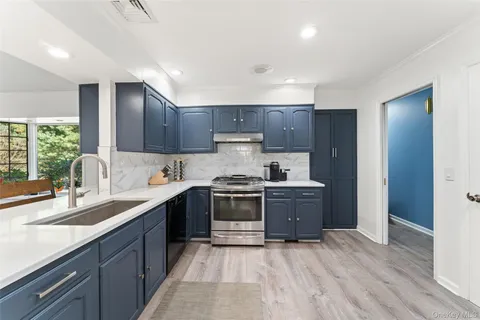 $625,000 | 14 Earlwood Drive, Poughkeepsie, NY 12603