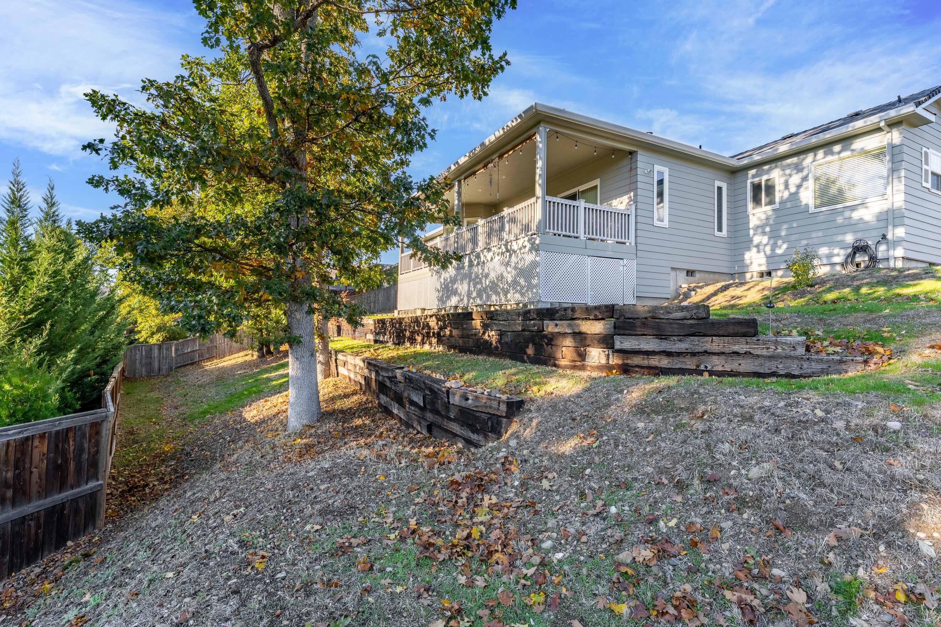 223 Ridgeway Avenue Central Point, OR 97502 - Photo 33 of 36 EXT (14 of 16)