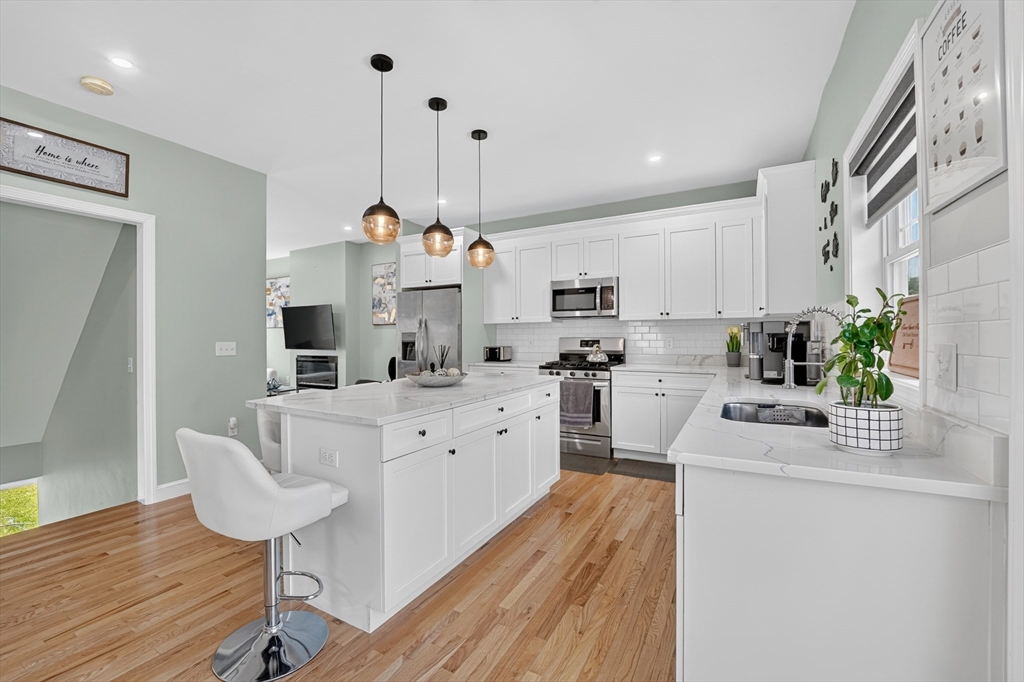 4 Jackson Road, Unit 4 North Chelmsford, MA 01863 - Photo 10 of 38