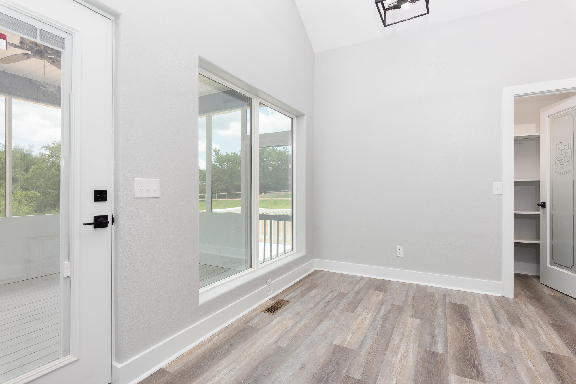 112 Cloud Road Trenton, GA 30752 - Photo 21 of 34 20220803_112Cloud__HoltWebb_0076-Edit (1