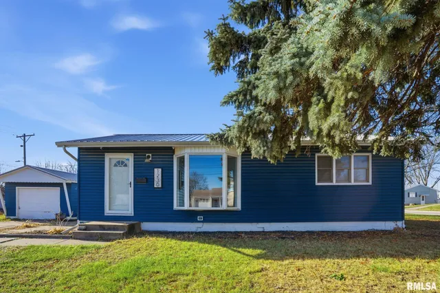 $165,000 | 1230 North Elmwood Avenue, Davenport, IA 52804