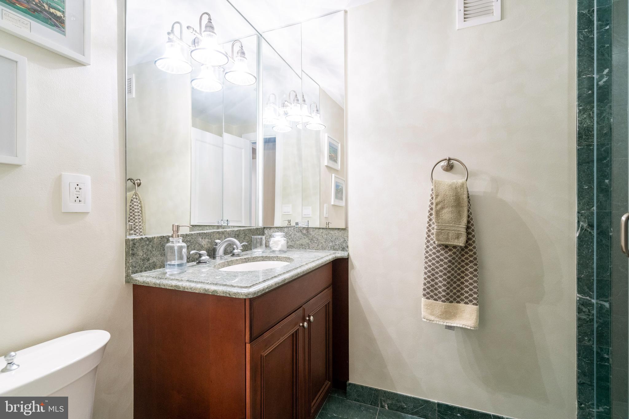 1701 Locust Street, Unit 1514 Philadelphia, PA 19103 - Photo 16 of 23