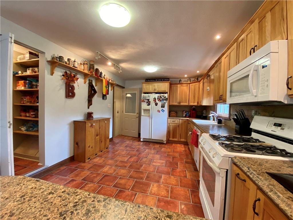 15 Country Club Road Grove City, PA 16127 - Photo 8 of 22 Gallery Image 8