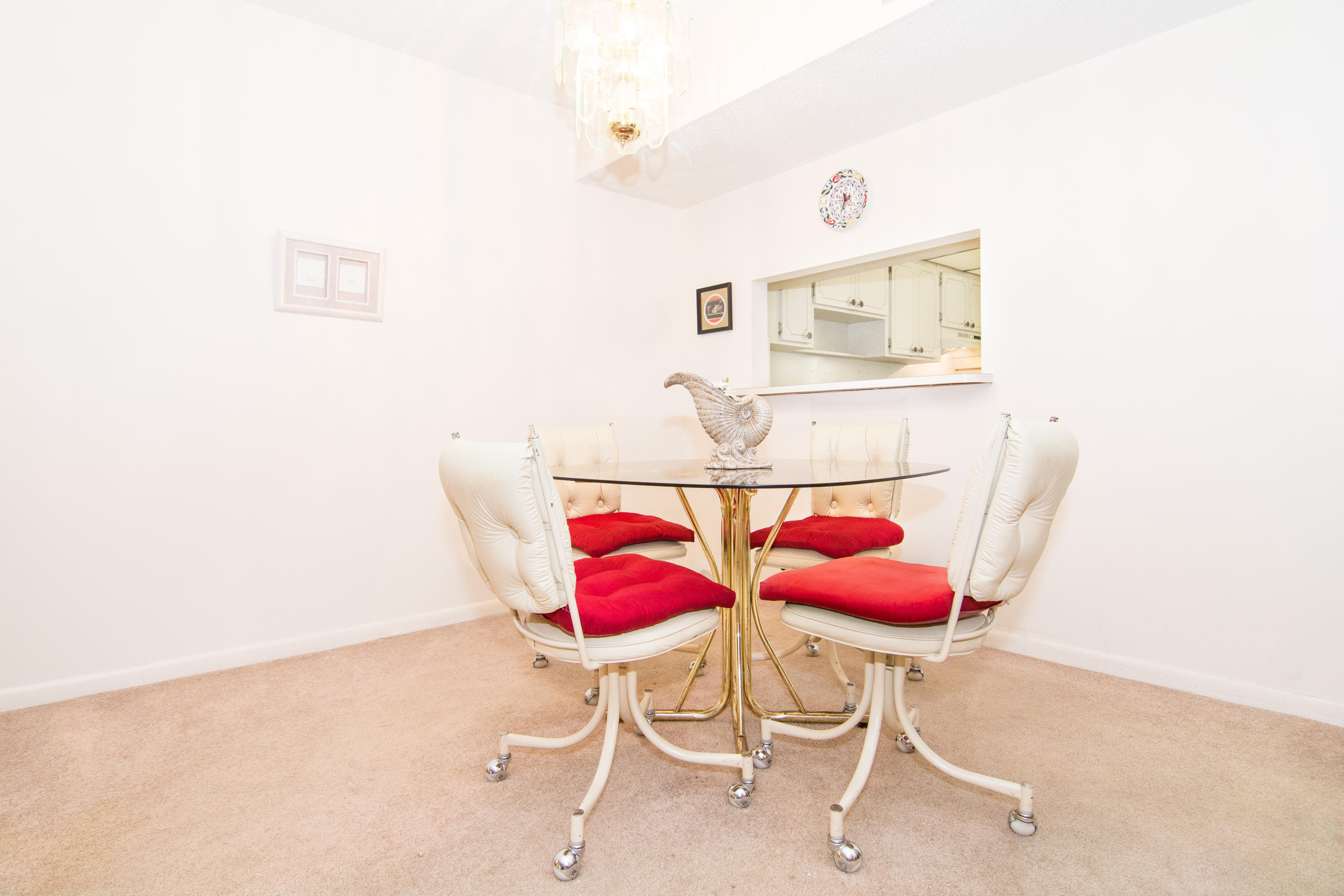 1600 Dover Road, Unit 112B Delray Beach, FL 33445 - Photo 6 of 23 Dining area