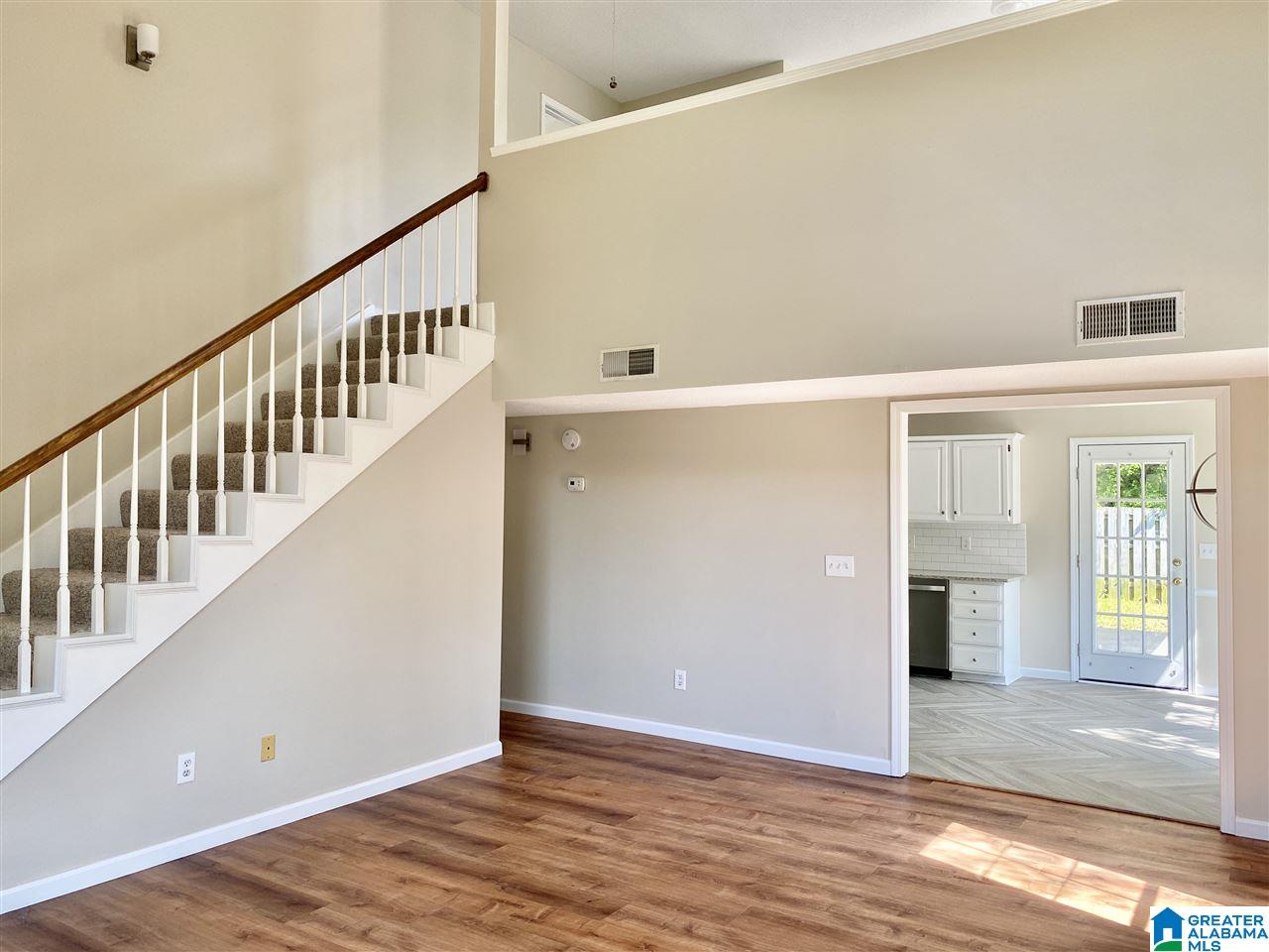 124 Park Pl Circle Alabaster, AL 35007 - Photo 4 of 40