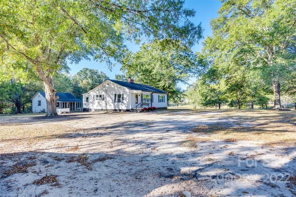 2063 Robert H Kirk Road Lancaster, SC 29720 - Photo 2 of 27 Gallery Image 2