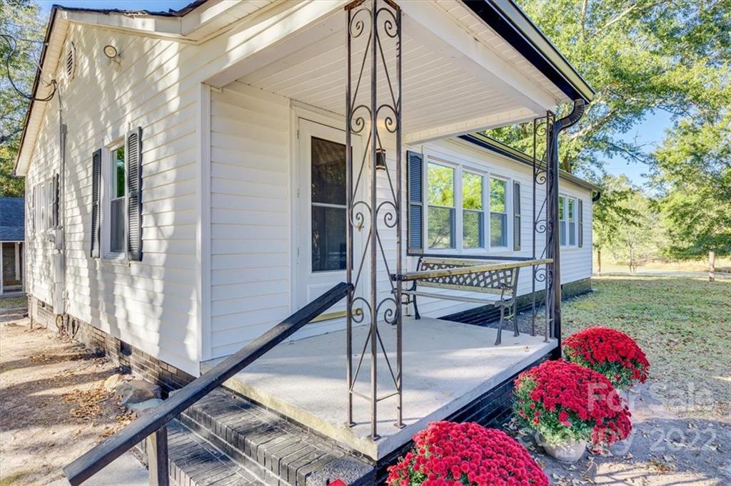 2063 Robert H Kirk Road Lancaster, SC 29720 - Photo 3 of 27 Gallery Image 3