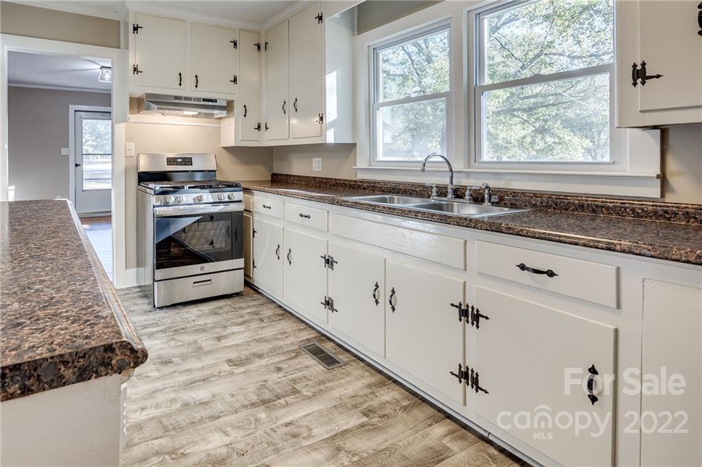 2063 Robert H Kirk Road Lancaster, SC 29720 - Photo 10 of 27 Gallery Image 10