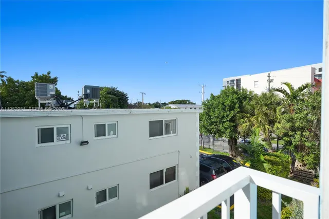 $1,550 | 1620 Northwest 18th Street, Unit 203, Miami, FL 33125