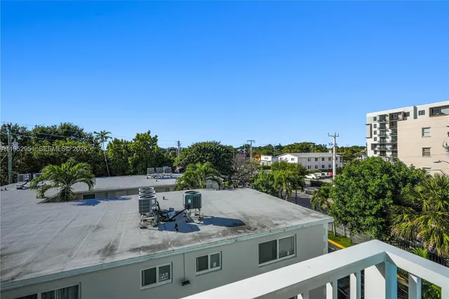 $1,550 | 1620 Northwest 18th Street, Unit 203, Miami, FL 33125