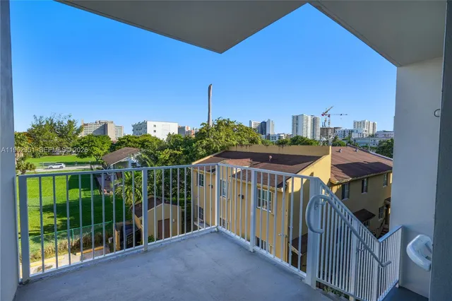 $1,550 | 1620 Northwest 18th Street, Unit 203, Miami, FL 33125
