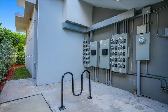 $1,550 | 1620 Northwest 18th Street, Unit 203, Miami, FL 33125