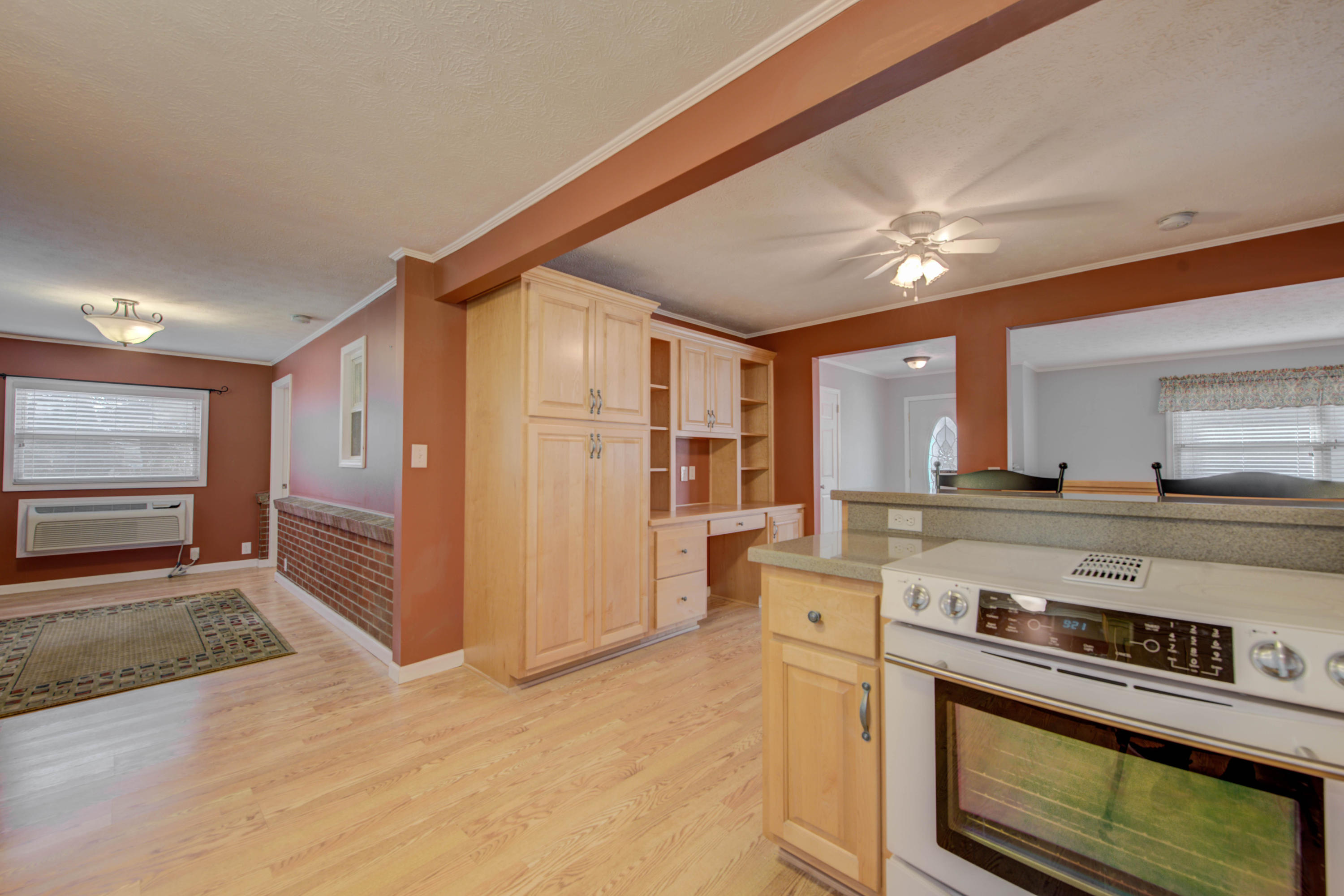 705 Riverbend Road Clinton, TN 37716 - Photo 12 of 37 Kitchen/Keeping RM