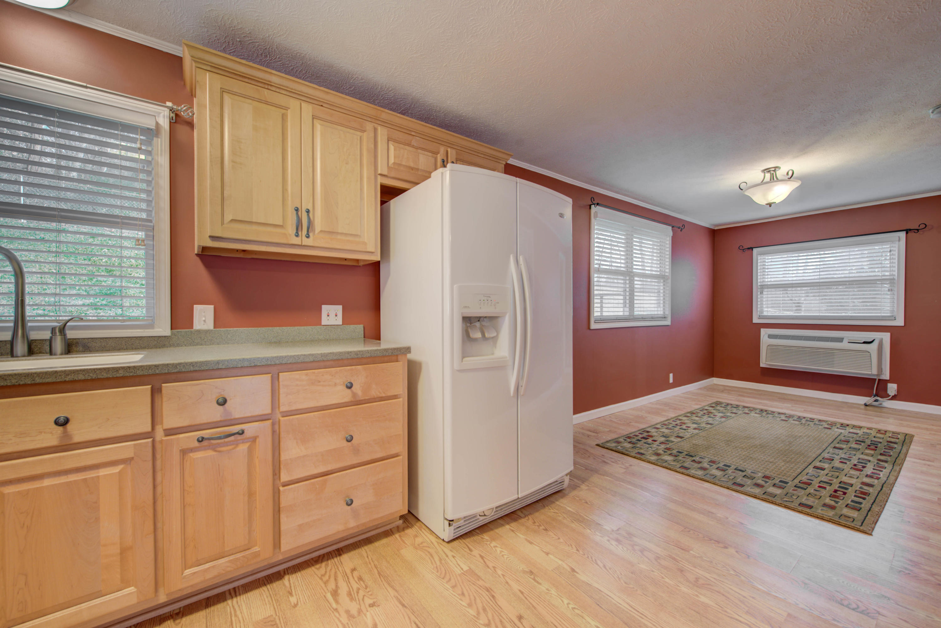 705 Riverbend Road Clinton, TN 37716 - Photo 13 of 37 Kitchen/Keeping RM