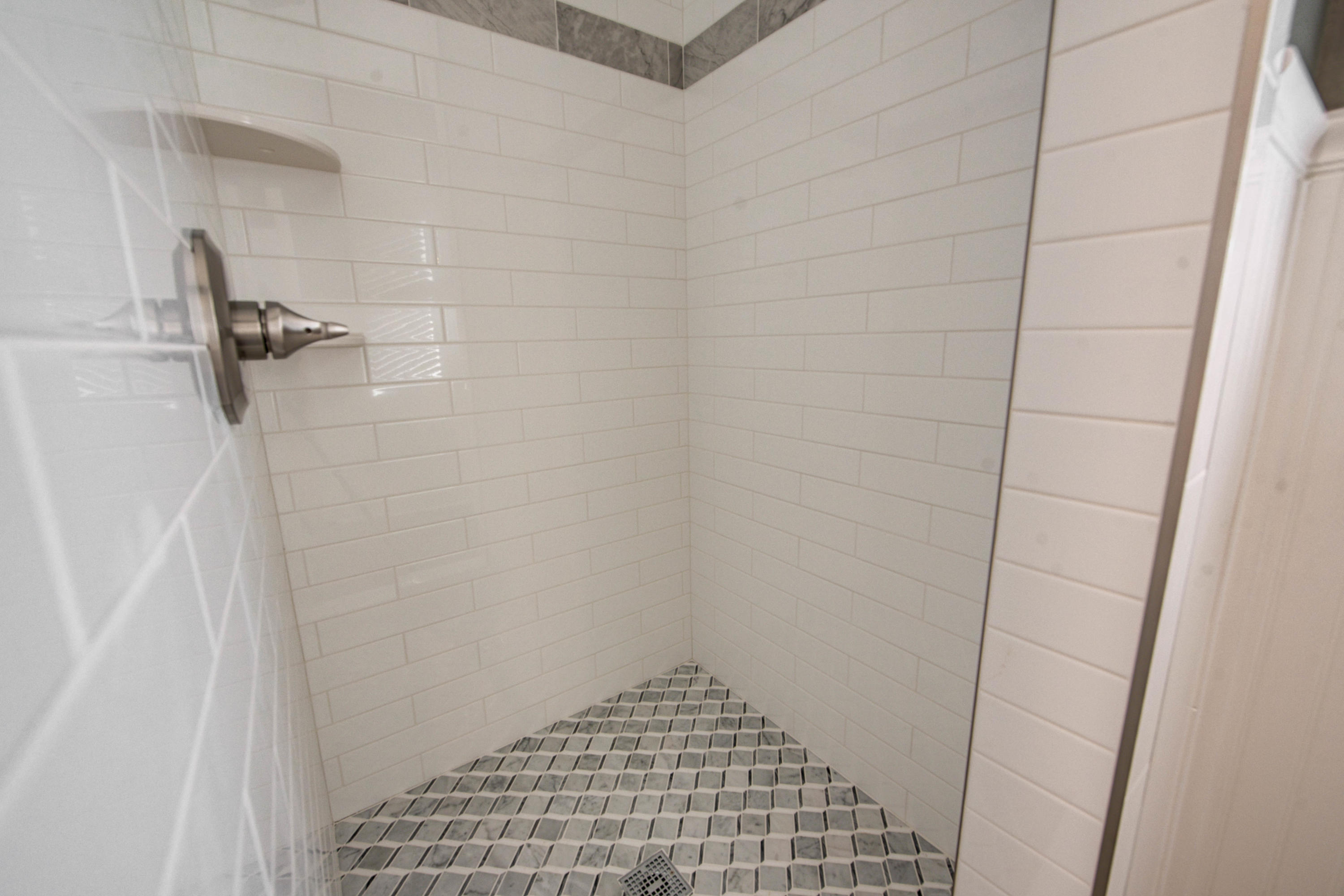 705 Riverbend Road Clinton, TN 37716 - Photo 19 of 37 Master Bath