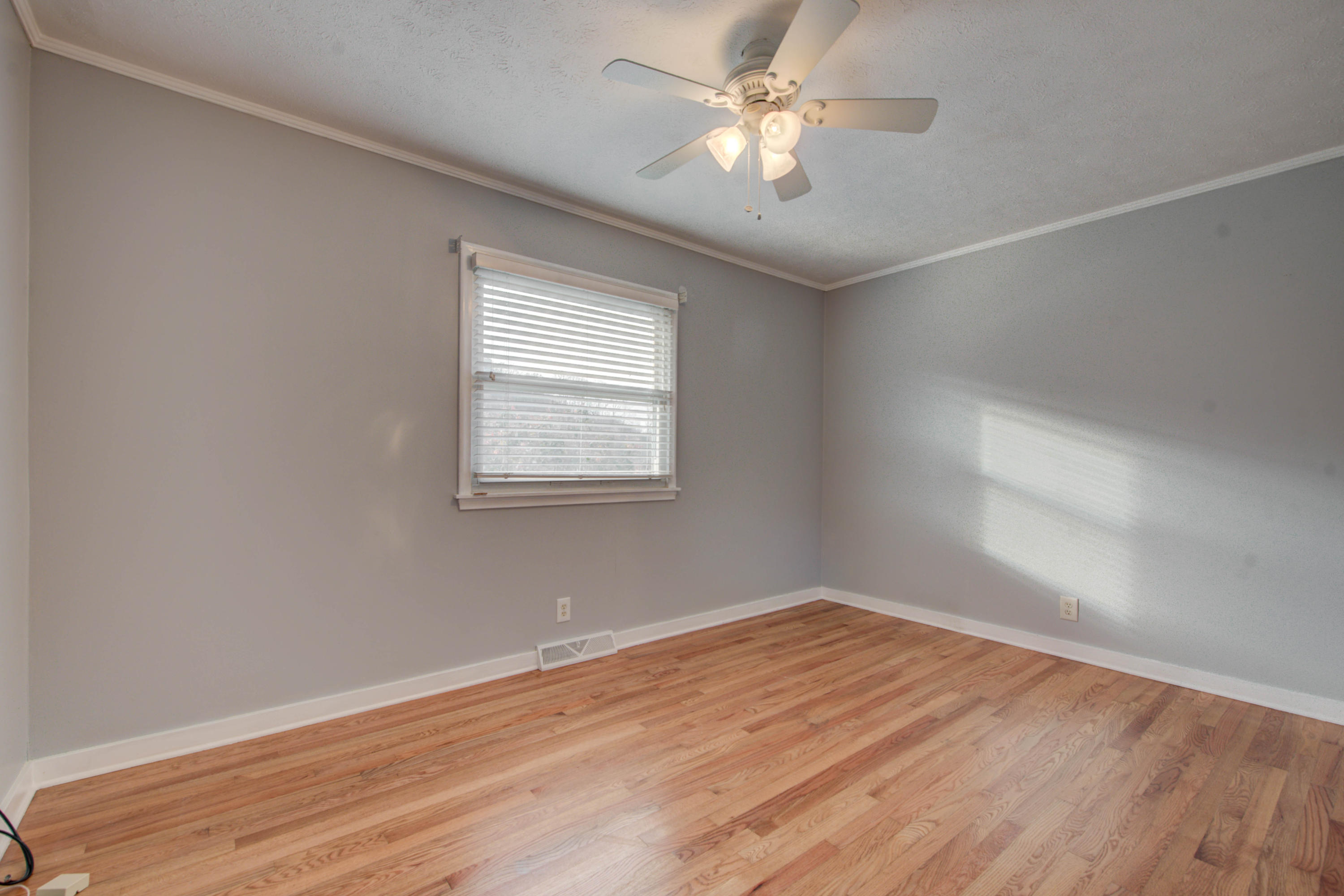 705 Riverbend Road Clinton, TN 37716 - Photo 22 of 37 Bedroom 2