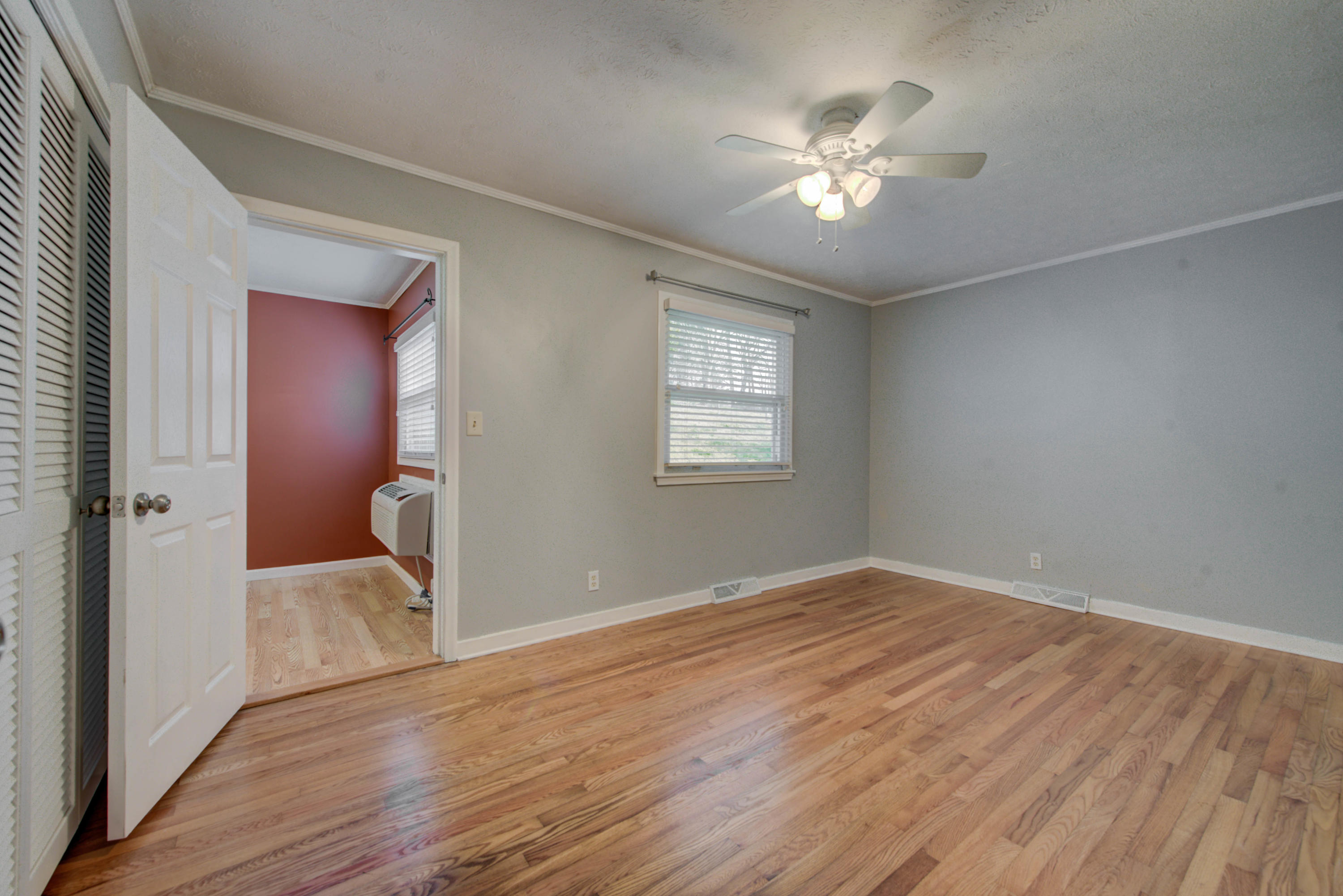705 Riverbend Road Clinton, TN 37716 - Photo 25 of 37 Bedroom 3