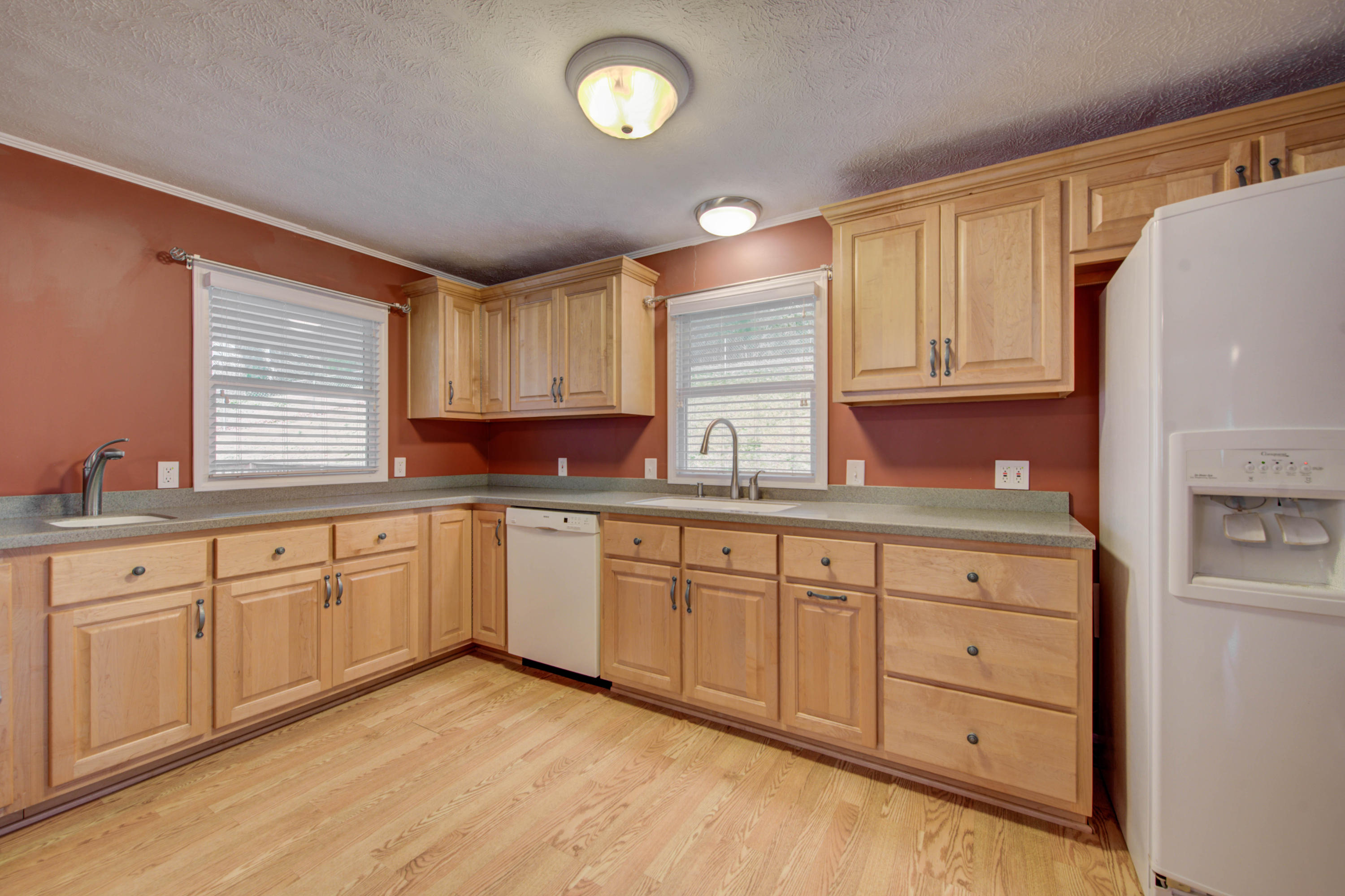 705 Riverbend Road Clinton, TN 37716 - Photo 10 of 37 Kitchen