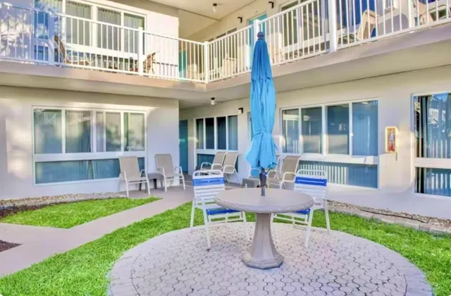 $2,500 | 3225 Northeast 16th Street, Unit 9A, Pompano Beach, FL 33062