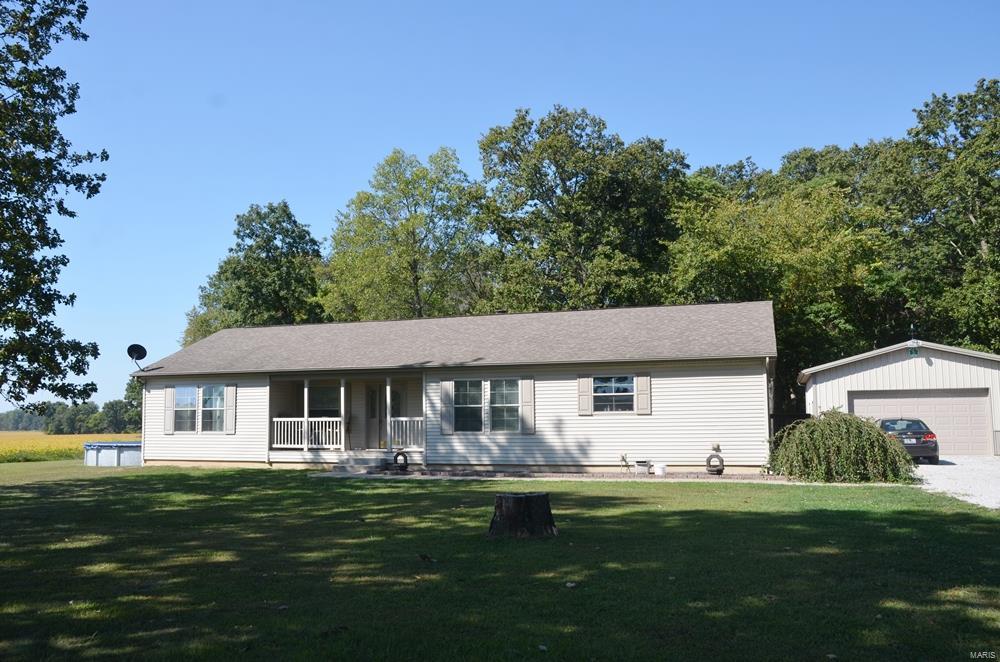1479 Prairie Road Greenville, IL 62246 - Photo 1 of 36