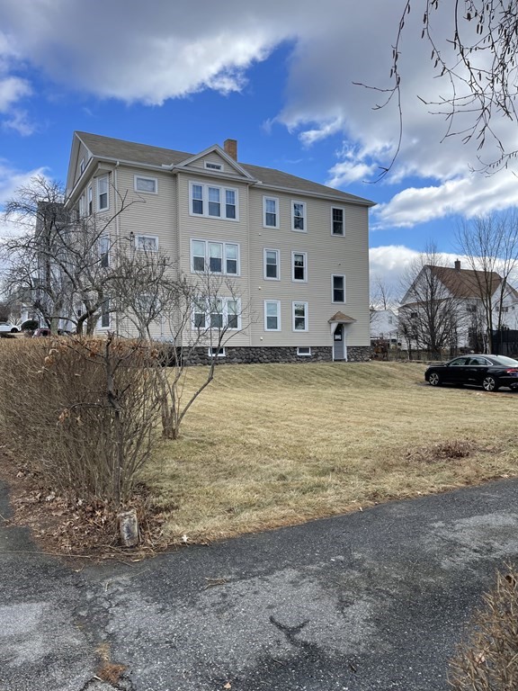76 Fairhaven Road Worcester, MA 01606 - Photo 2 of 19 Gallery Image 2