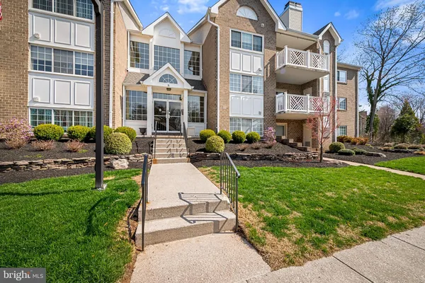 $350,000 | 8 Bandon Court, Unit 204, Lutherville-Timonium, MD 21093