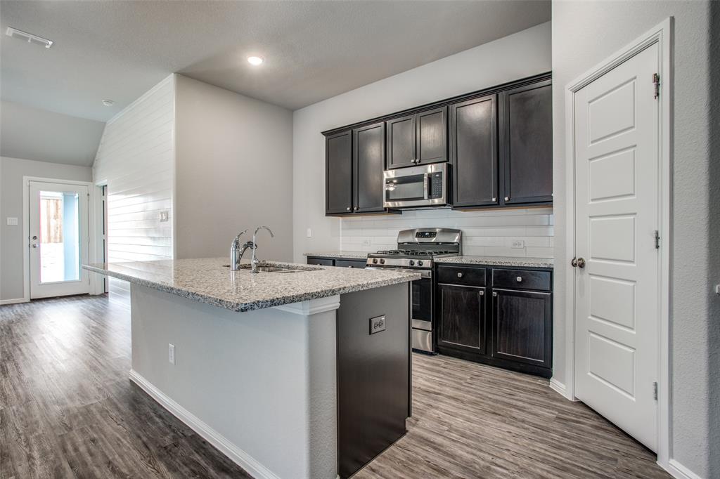 5825 Rostherne Drive Aubrey, TX 76227 - Photo 4 of 8