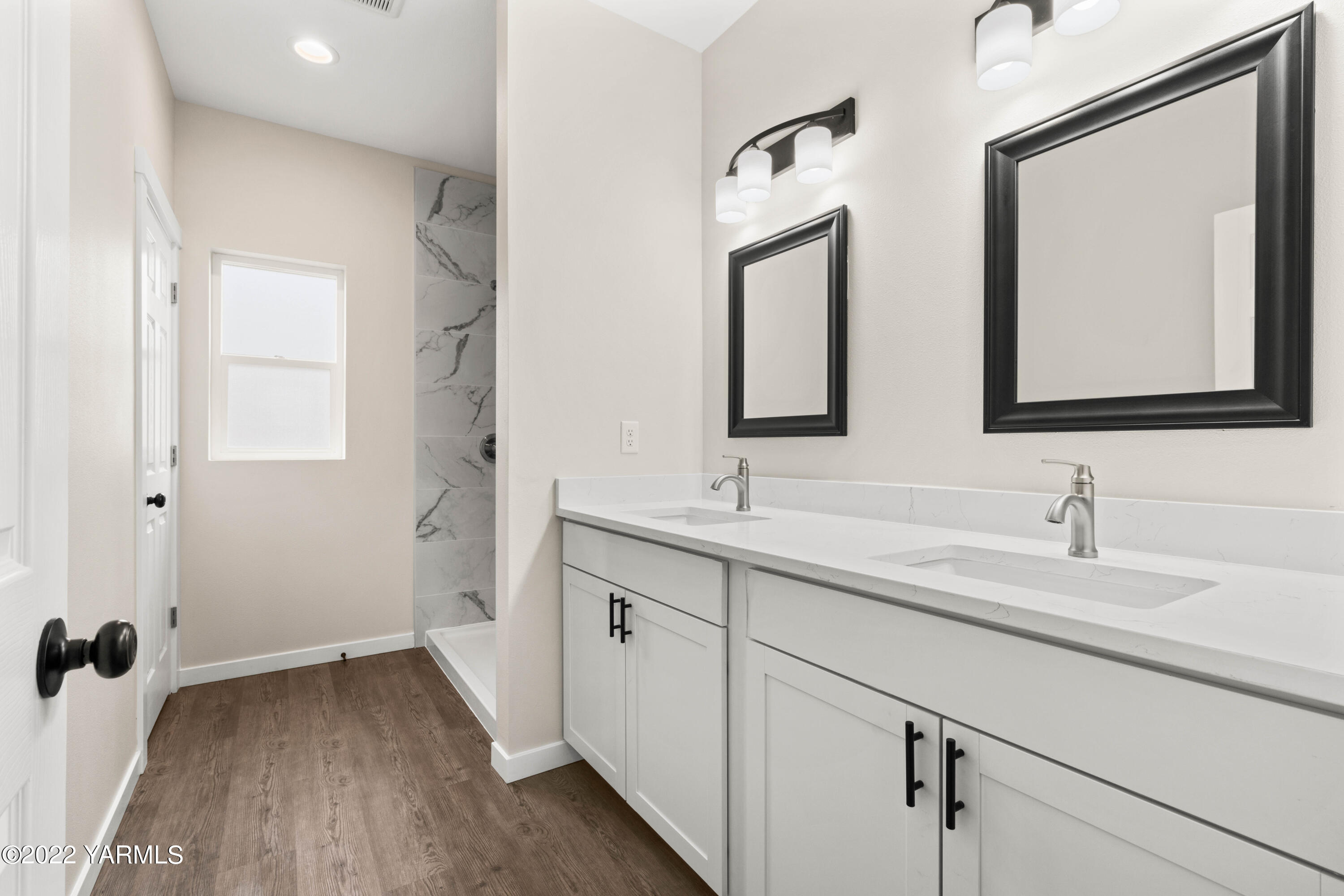 599 Bagley Road Granger, WA 98932 - Photo 11 of 13 a bathroom with a sink and a mirror