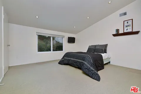 $1,549,000 | 6041 Ellenview Avenue, Woodland Hills, CA 91367