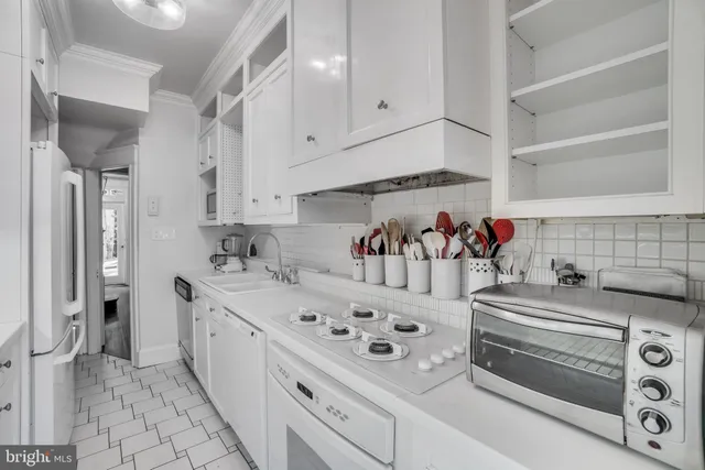 $5,200 | 2030 Pierce Mill Road Northwest, Washington, DC 20010