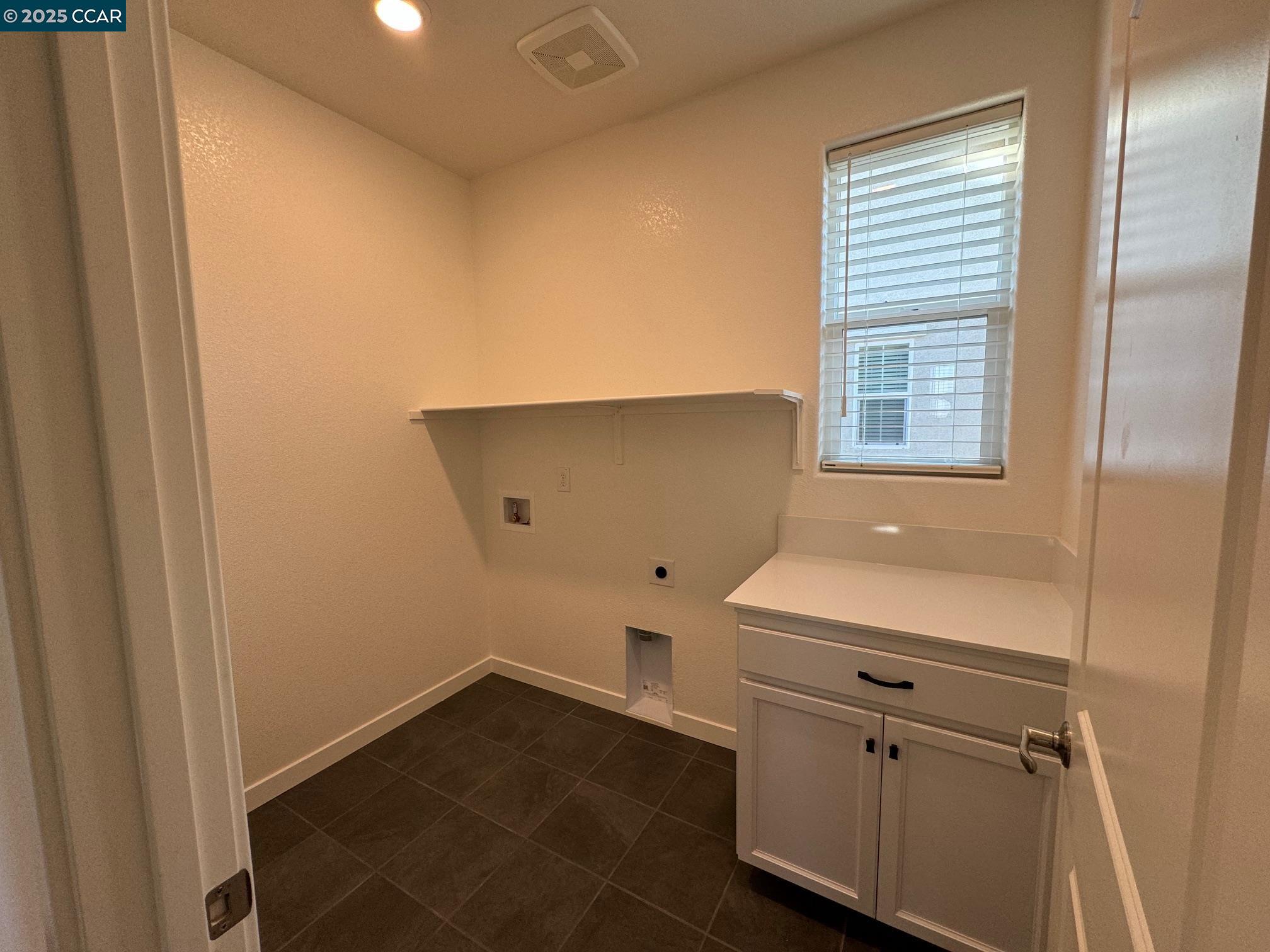 4786 Cantrell Drive Folsom, CA 95630 - Photo 26 of 30 an empty room with windows