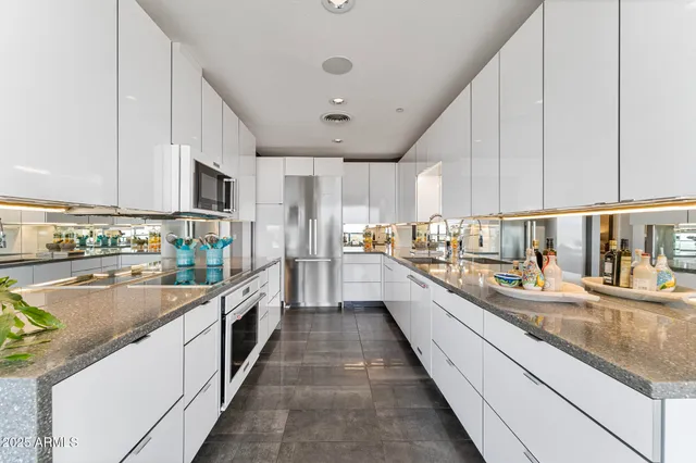 $869,000 | 1040 East Osborn Road, Unit 1103, Phoenix, AZ 85014