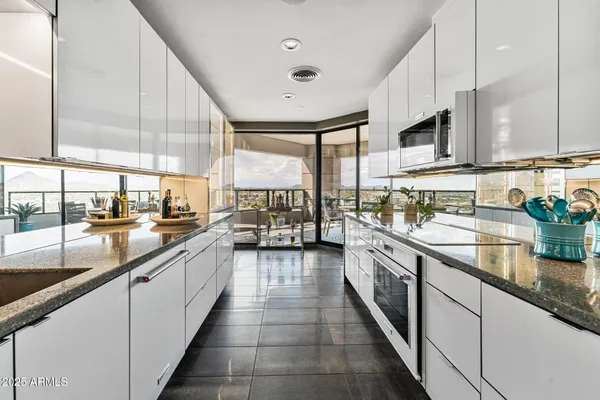 $849,000 | 1040 East Osborn Road, Unit 1103, Phoenix, AZ 85014