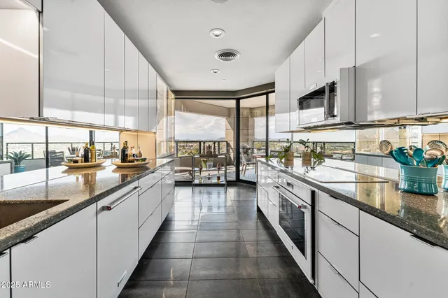 $869,000 | 1040 East Osborn Road, Unit 1103, Phoenix, AZ 85014