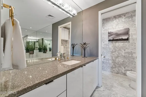 $849,000 | 1040 East Osborn Road, Unit 1103, Phoenix, AZ 85014