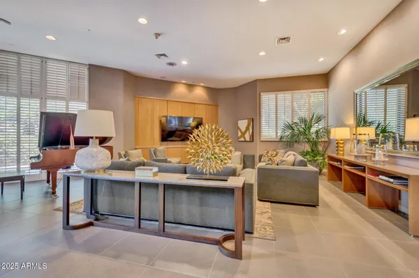 $849,000 | 1040 East Osborn Road, Unit 1103, Phoenix, AZ 85014