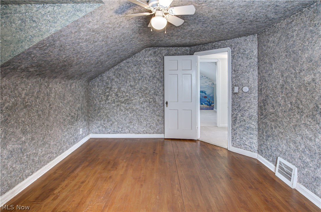 1571 Felton Road Cleveland, OH 44121 - Photo 18 of 34