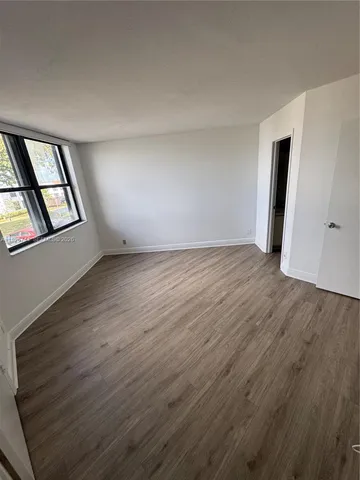 $1,900 | 213 Lake Pointe Drive, Unit 202, Oakland Park, FL 33309