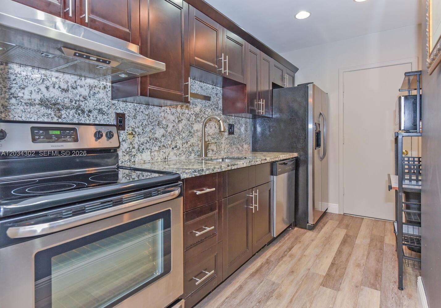 298 Southwest 6th Street, Unit 103 Boca Raton, FL 33432 - Photo 6 of 26