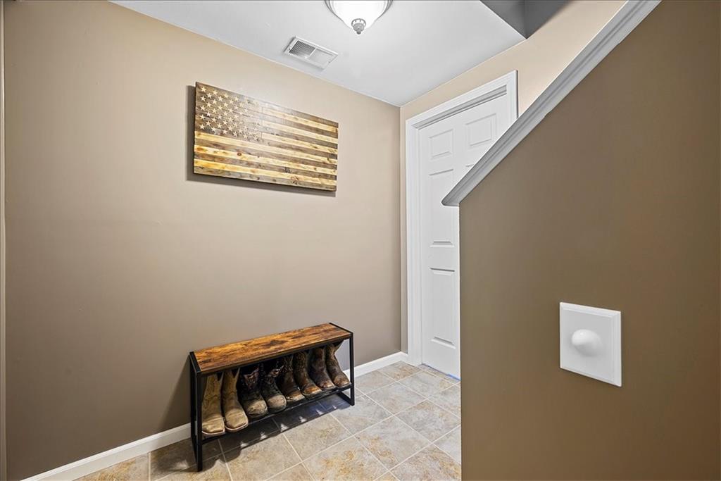 204 Pleasant Ridge Road McKees Rocks, PA 15136 - Photo 19 of 23 a room with a piano and a window
