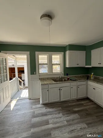 $2,100 | 29 Lincoln Place, Bristol, CT 06010