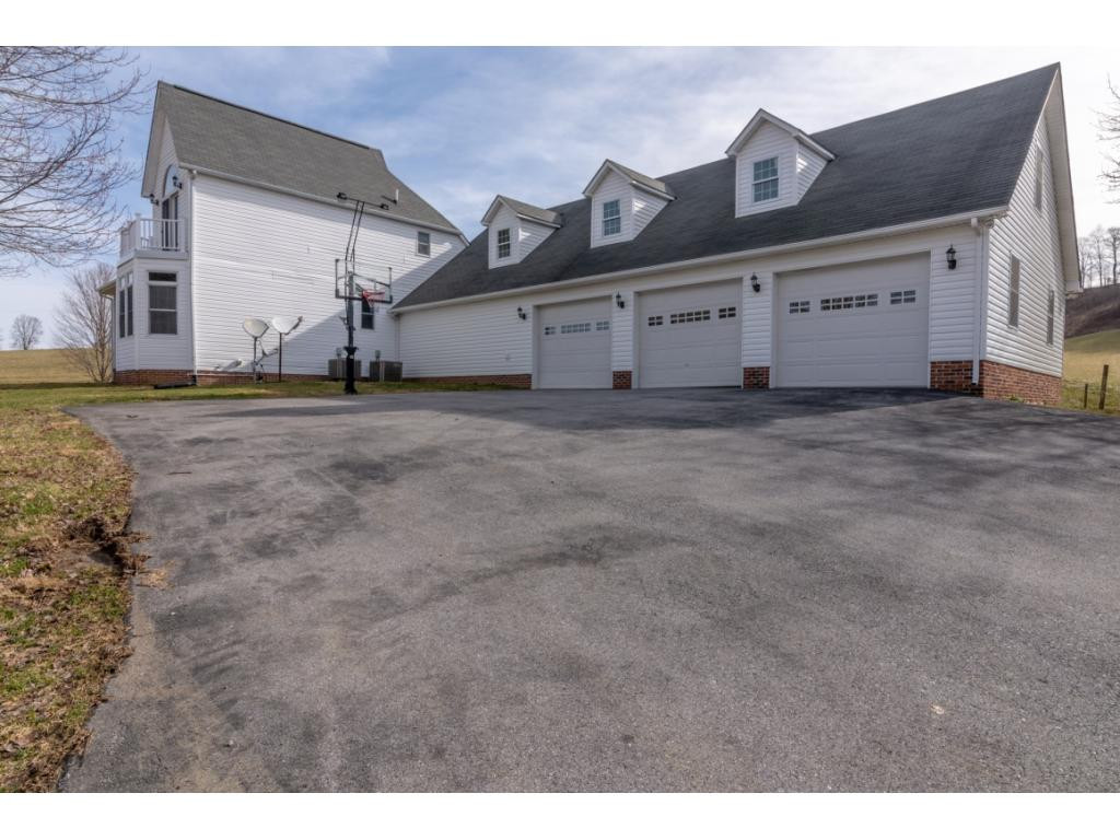 17453 Moonstone Road Abingdon, VA 24210 - Photo 3 of 35 Photo 3